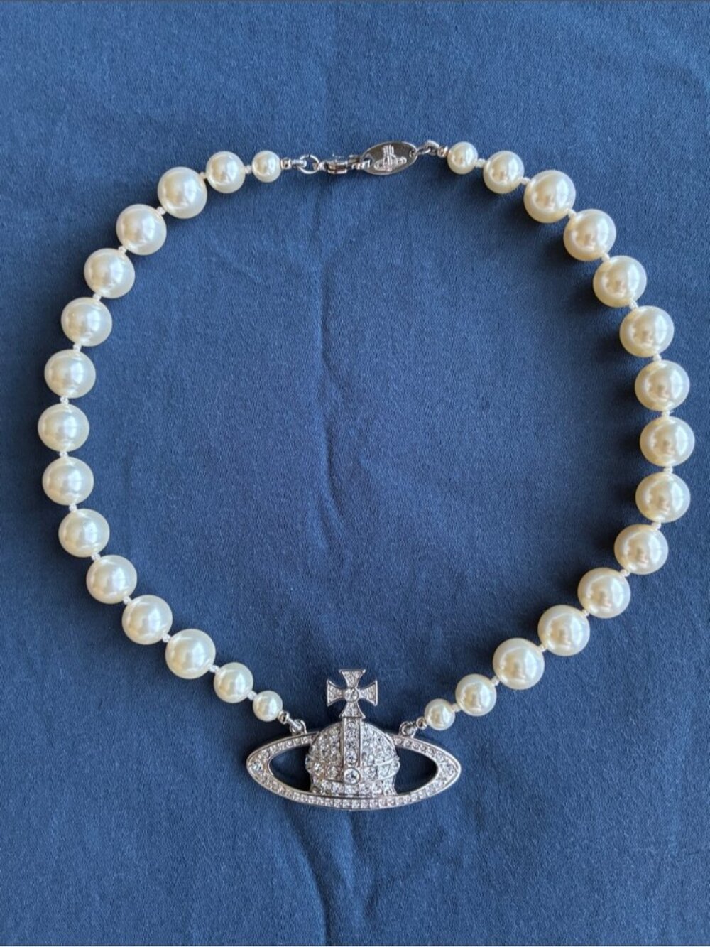 NWOT Vivienne Westwood One Row Pearl Bas Relief Choker, Size W1/38.5 cm/14.5 in